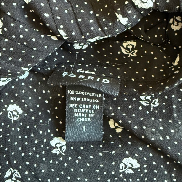 Torrid Women’s Black & White Floral V-Neck Pleated Long Sleeve Blouse Size 1 - Picture 9 of 13